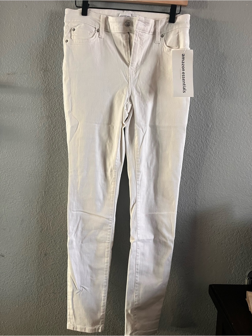 Amazon Essentials Women’s White Skinny Jeans - Clean White Stretch